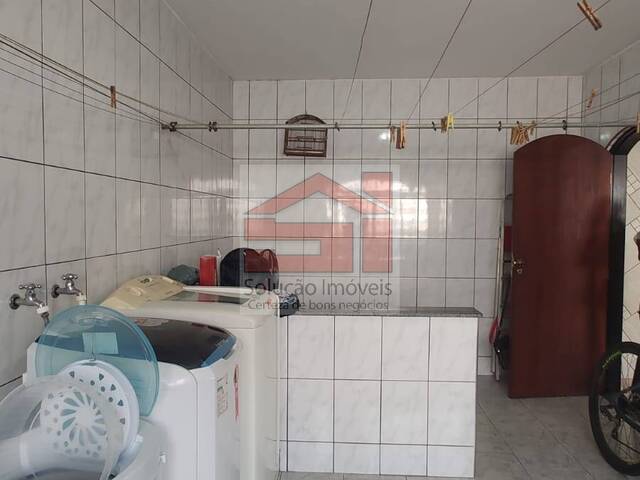Sobrado para Venda em Caçapava - 4